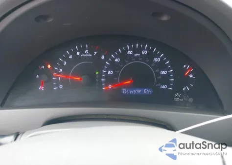 2011 Toyota Camry z USA, uszkodzony, nr VIN 4T1BF3EK7BU709082